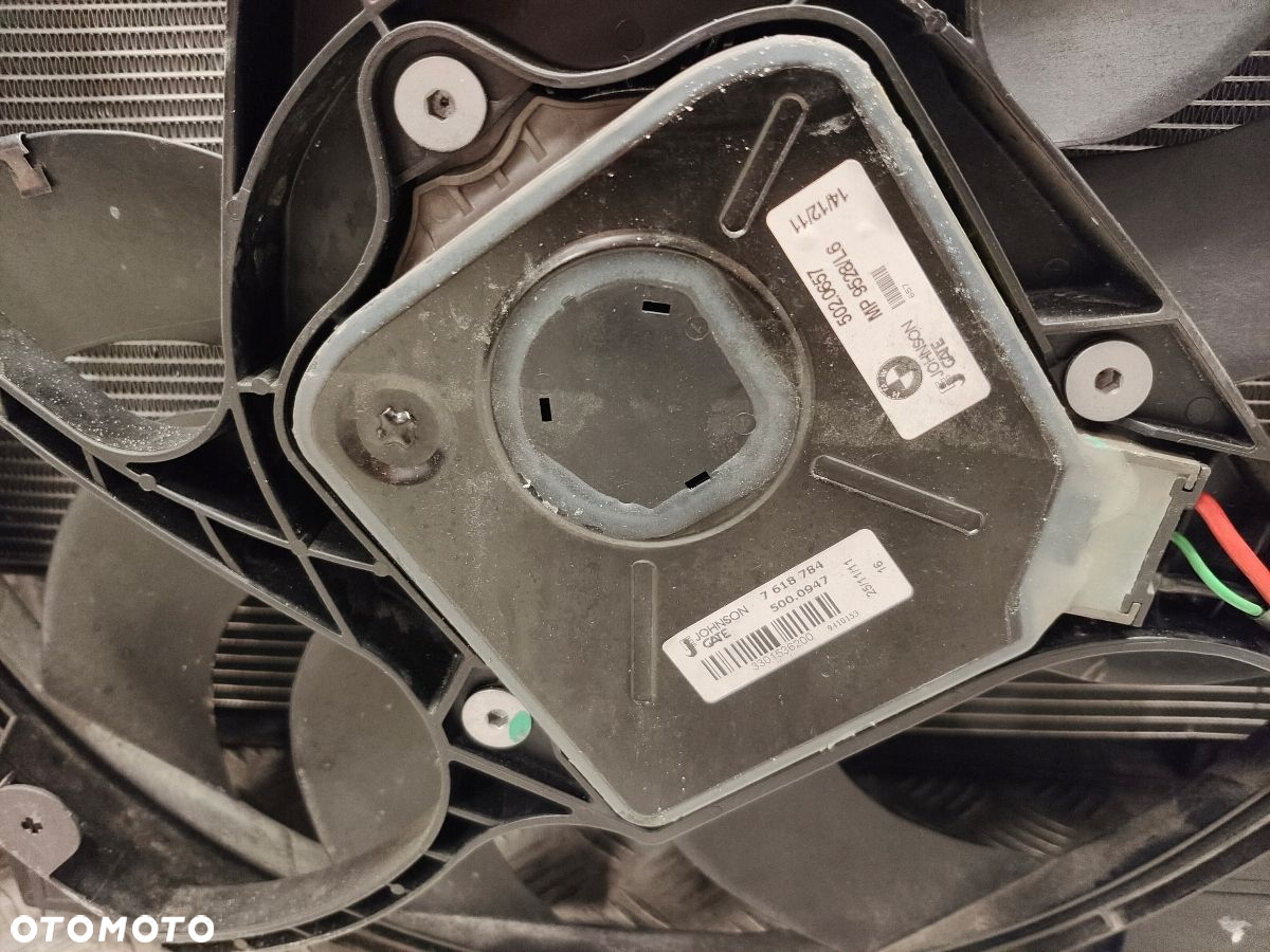 BMW F07 PAS PRZEDNI CHŁODNICE WENTYLATOR 528i - 12