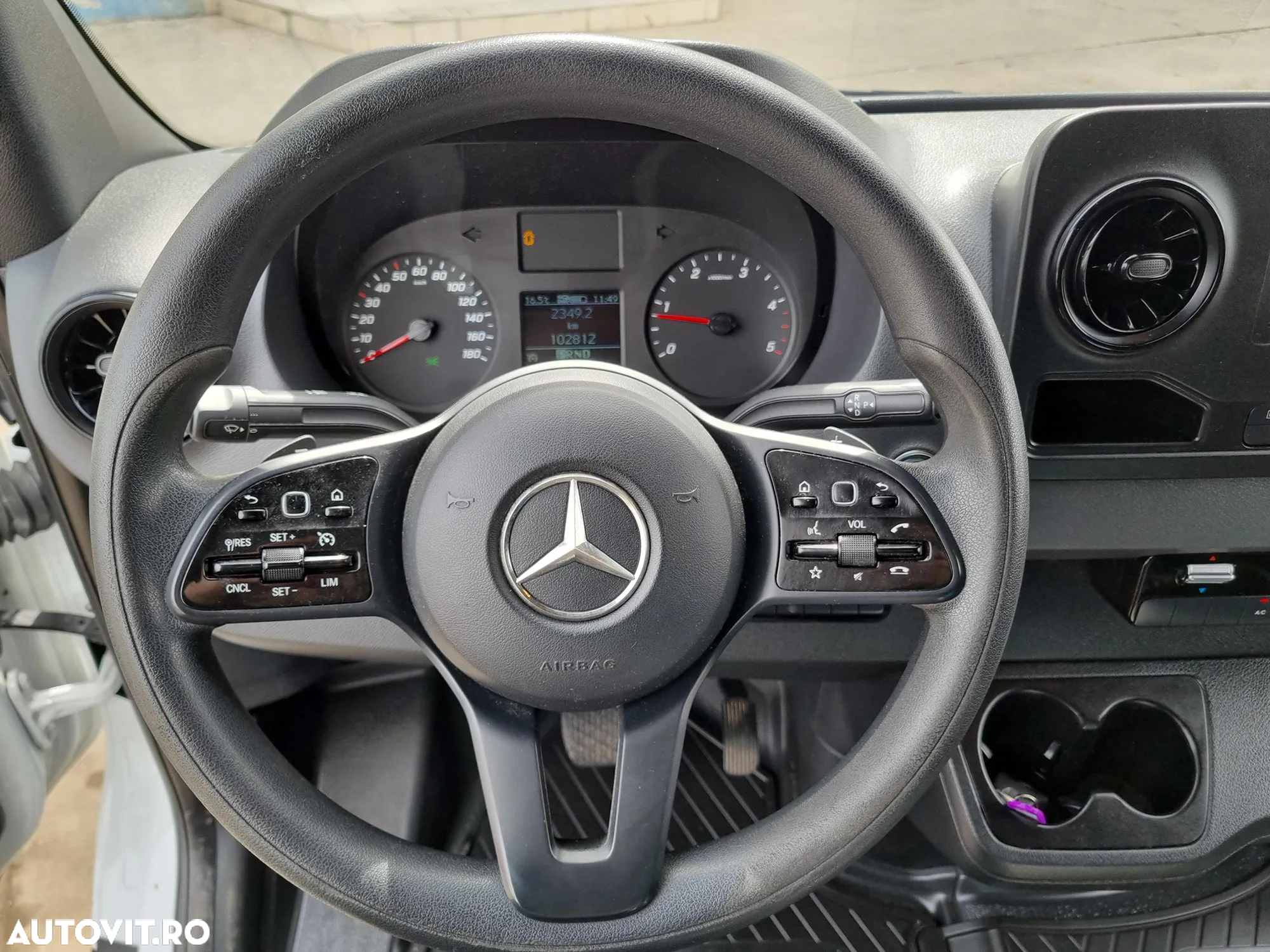 Mercedes-Benz Sprinter - 13