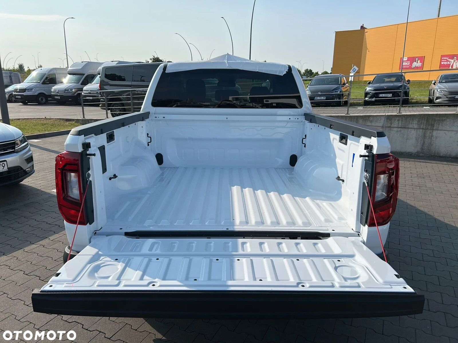Volkswagen Amarok 2.0 TDI 4Mot Life - 9