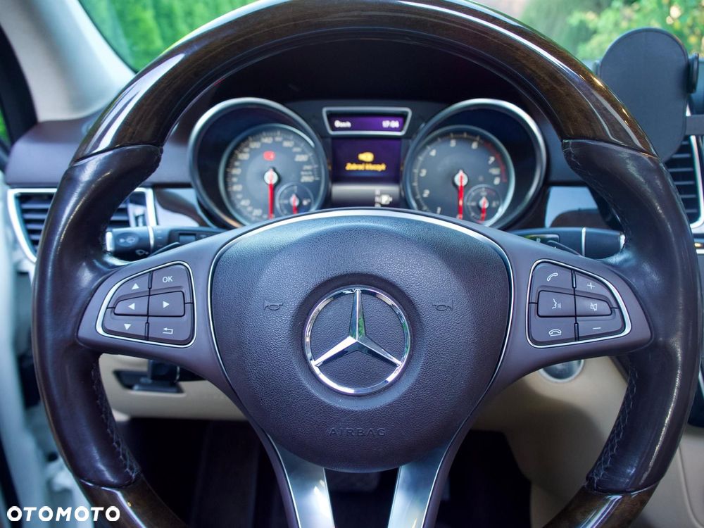 Mercedes-Benz GLE - 25