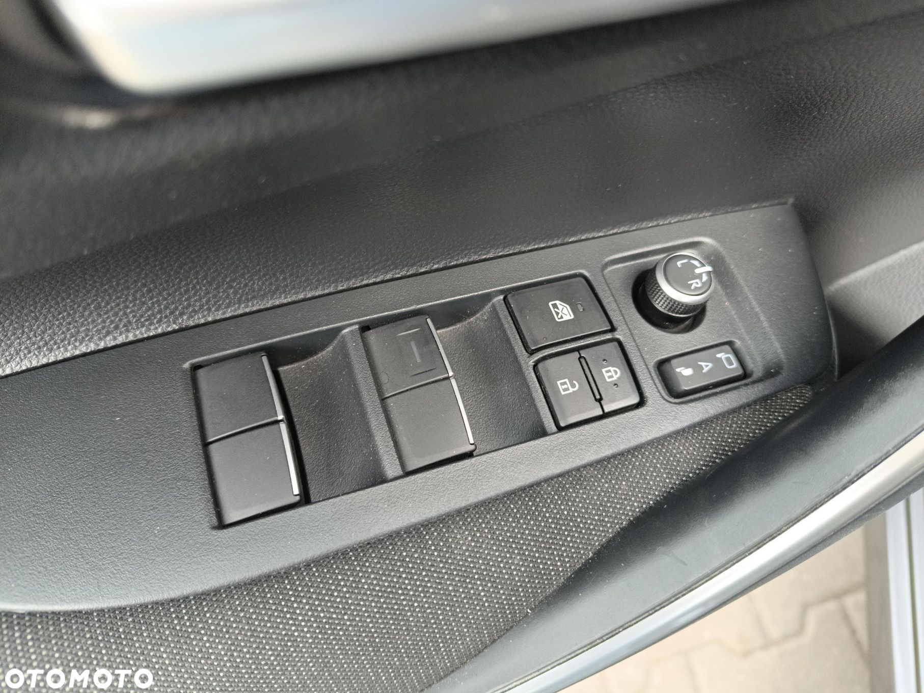 Toyota Corolla 1.8 Hybrid Comfort - 18
