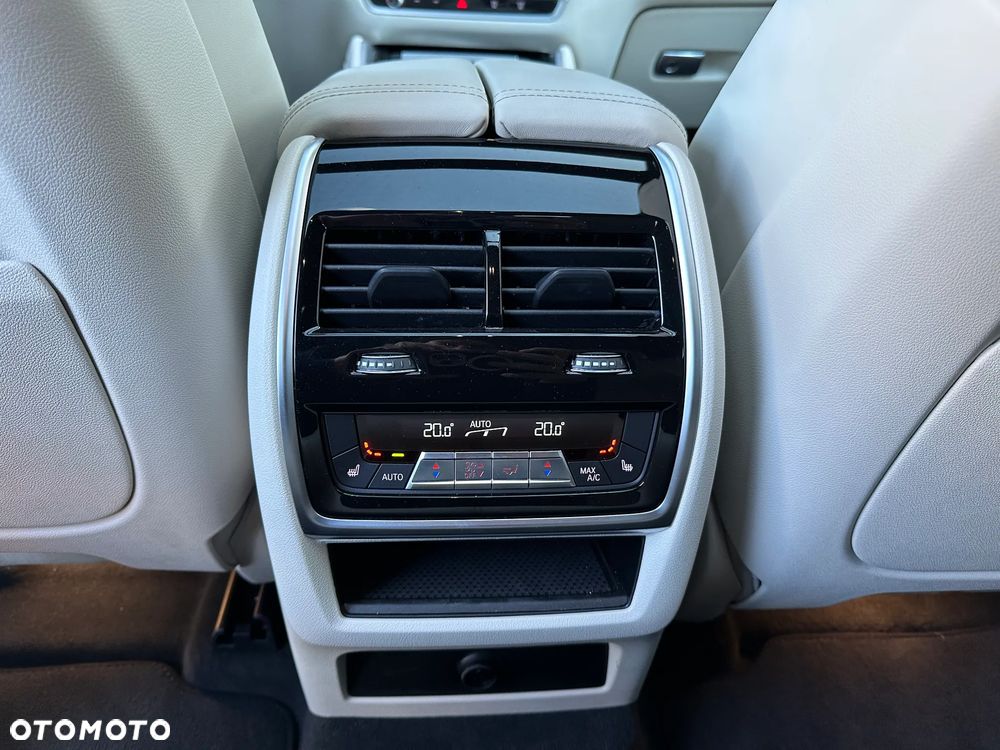 BMW X6 M60i mHEV sport - 24