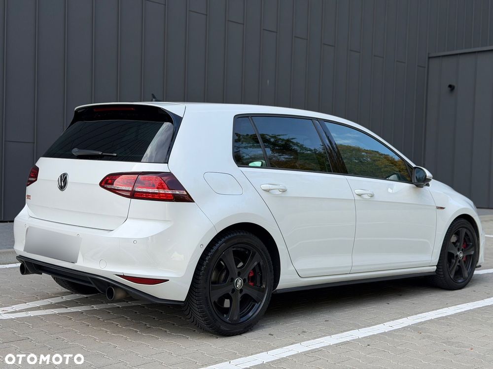 Volkswagen Golf GTI Performance BlueMotion Technology DSG - 15
