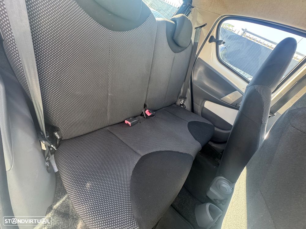 Toyota Aygo Cool - 10