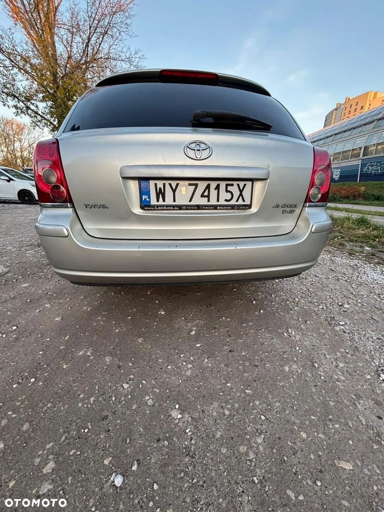 Toyota Avensis - 8