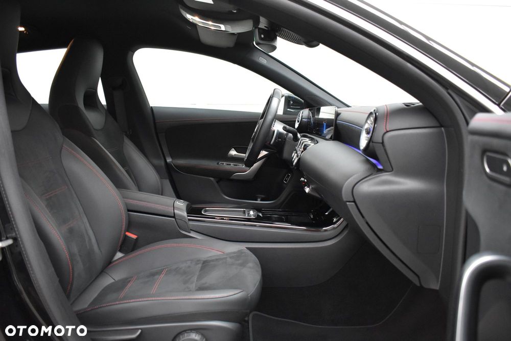 Mercedes-Benz CLA 250 e PHEV AMG Line 8G-DCT - 22