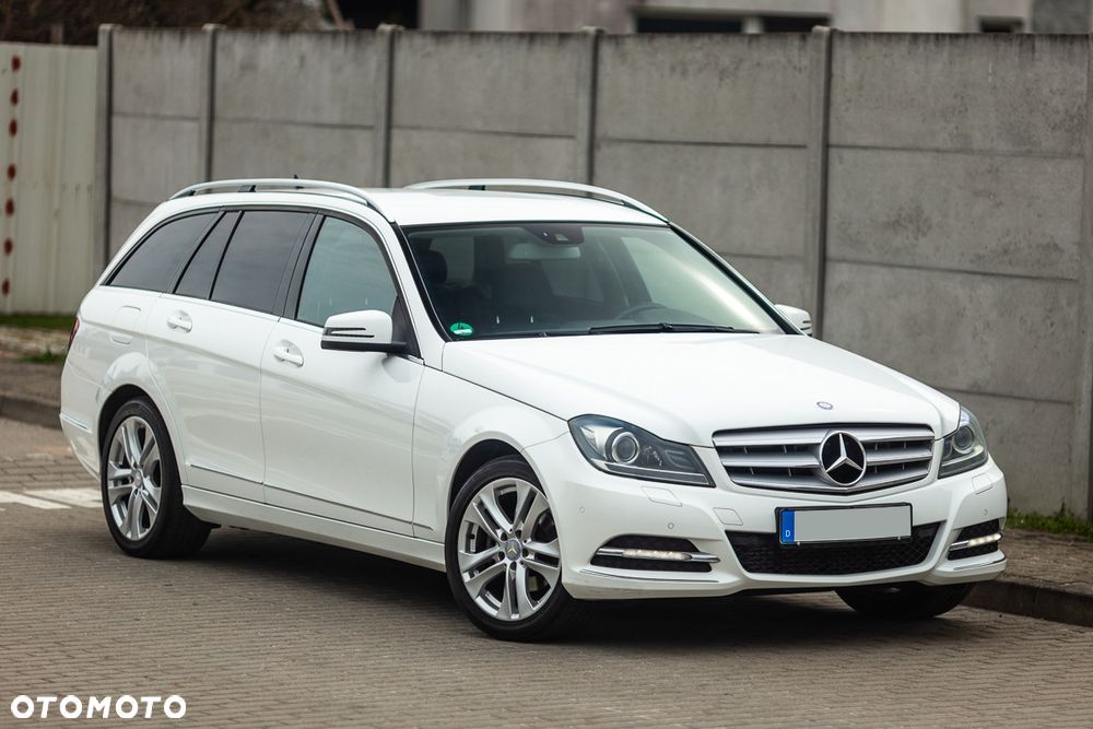 Mercedes-Benz Klasa C 180 (BlueEFFICIENCY) Avantgarde - 4
