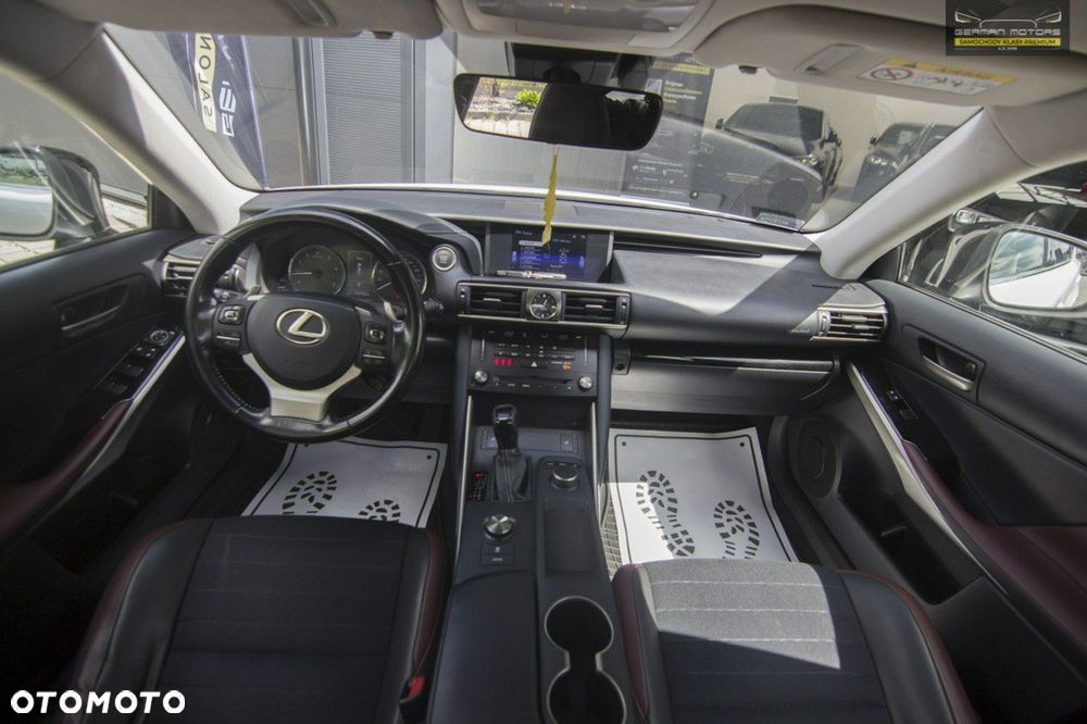 Lexus IS - 27
