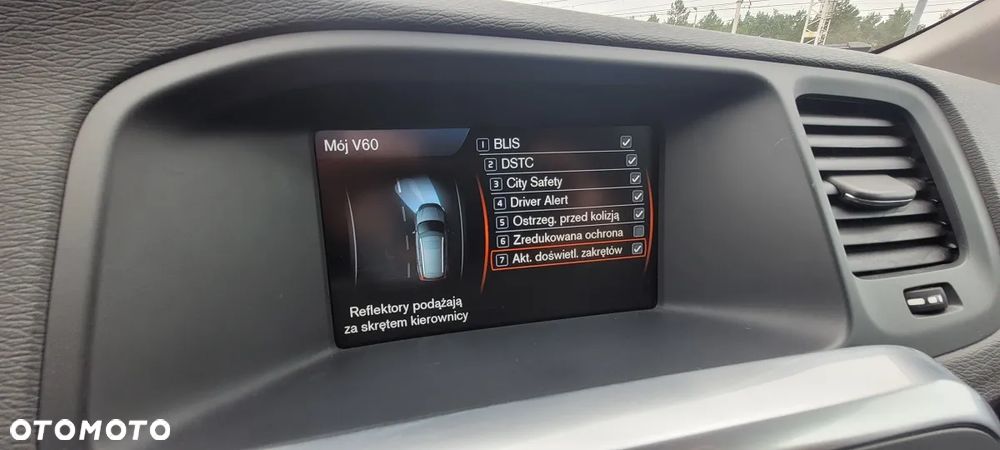 Volvo V60 D3 Geartronic R-Design - 30
