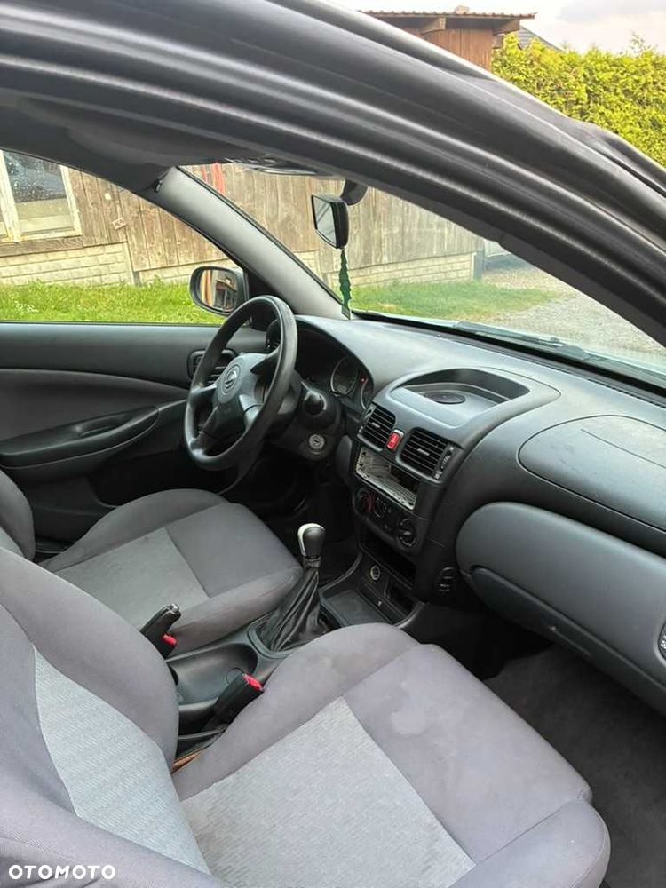 Nissan Almera - 6