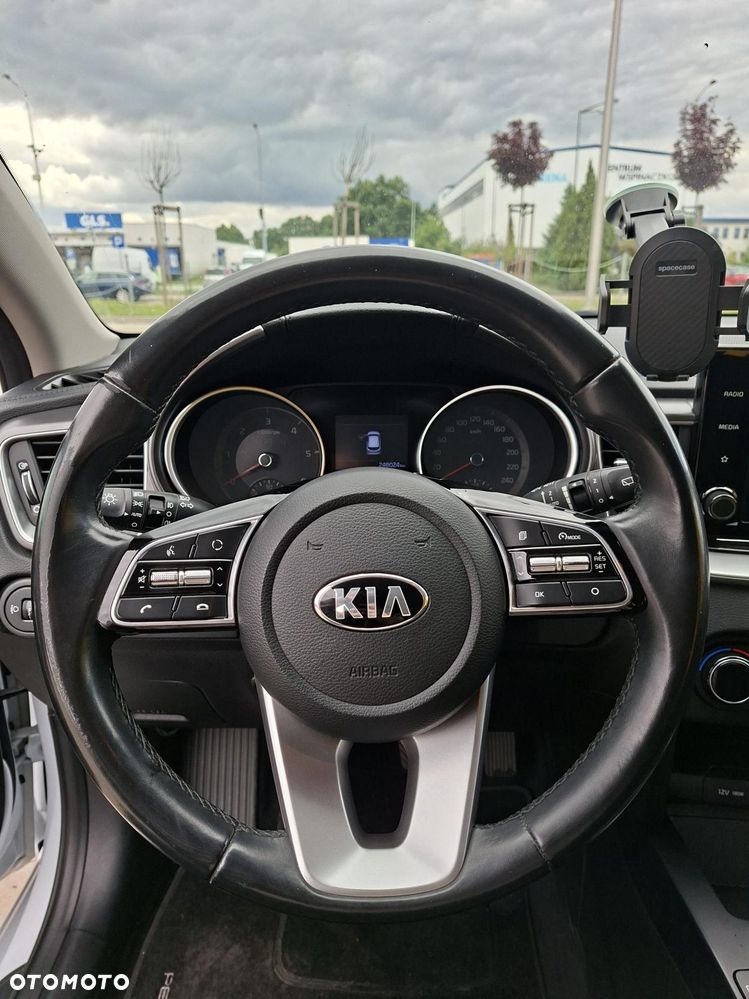 Kia Ceed 1.6 CRDi mHEV Business Line - 10