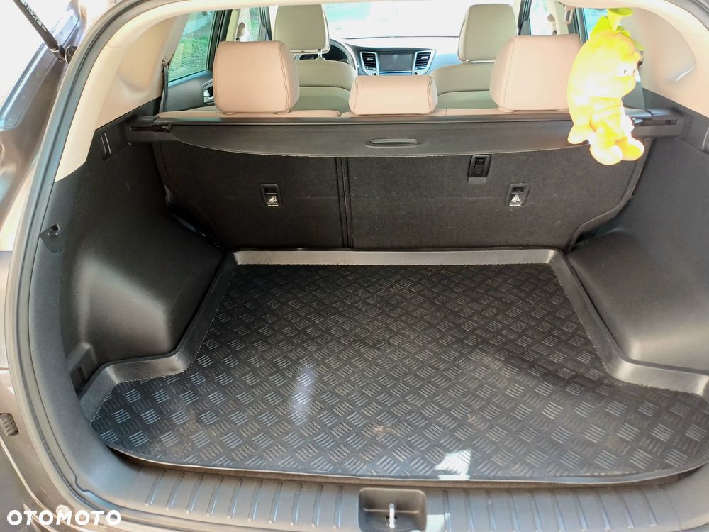 Hyundai Tucson 1.7 CRDI BlueDrive Style 2WD - 10