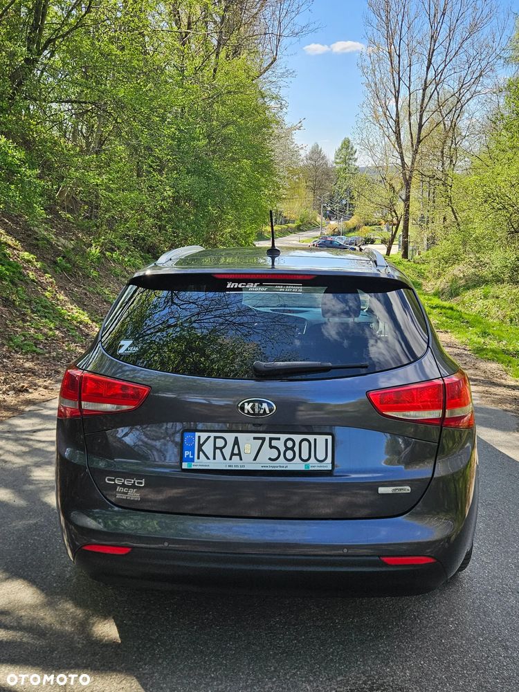 Kia Ceed 1.6 CRDi L - 10