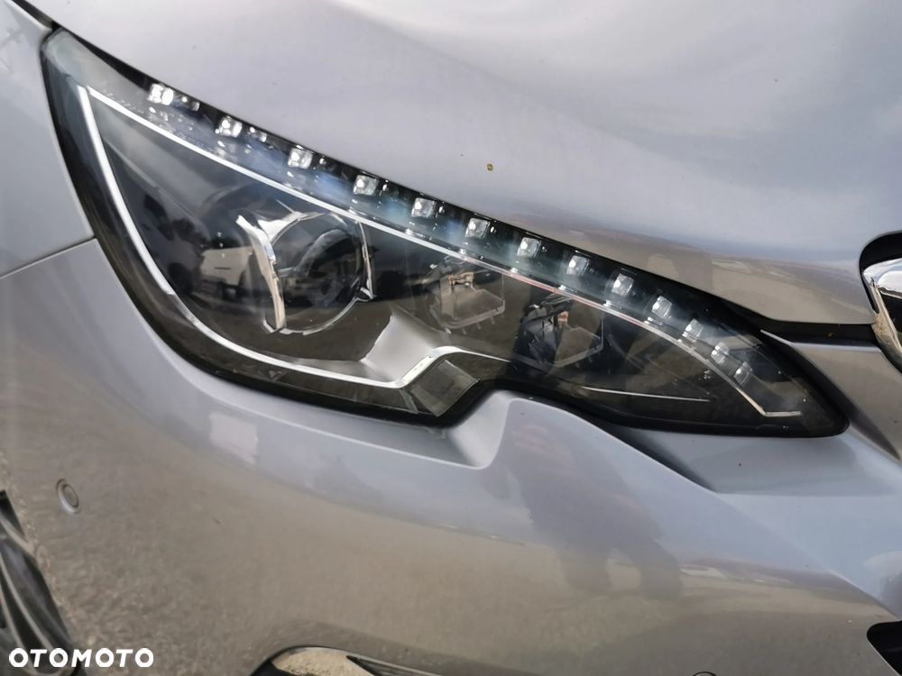 Peugeot 308 PureTech 130 GPF EAT8 Stop & Start Tech Edition - 13