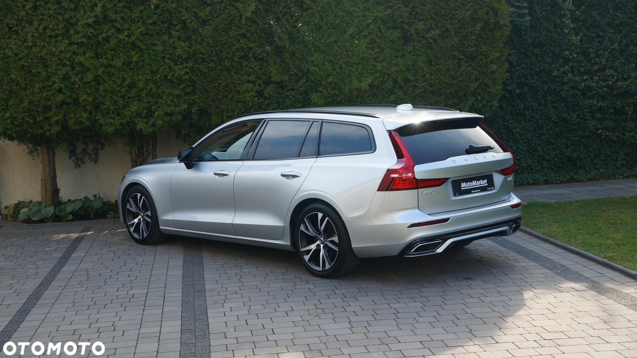 Volvo V60 D4 Geartronic R-Design - 20