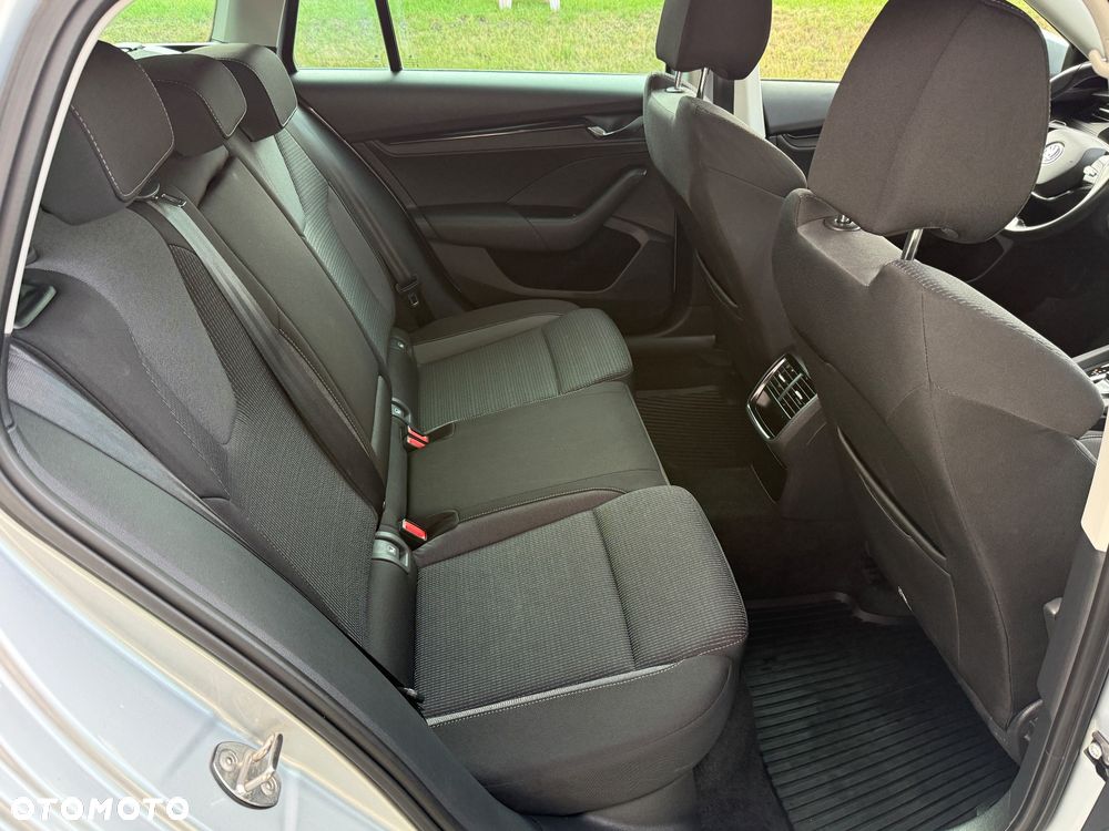 Skoda Octavia 2.0 TDI Ambition DSG - 29