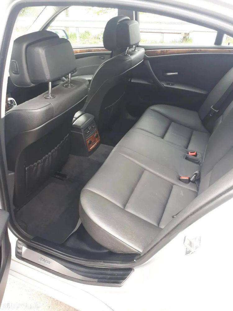 BMW Seria 5 520d Aut. Special Edition - 13