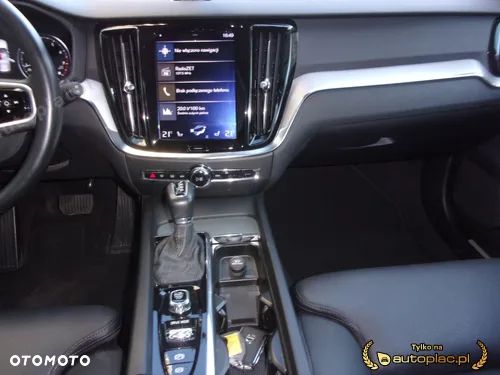 Volvo V60 T6 AWD Momentum Pro - 21