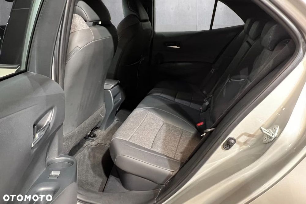 Toyota Corolla 1.8 Hybrid Trek - 23