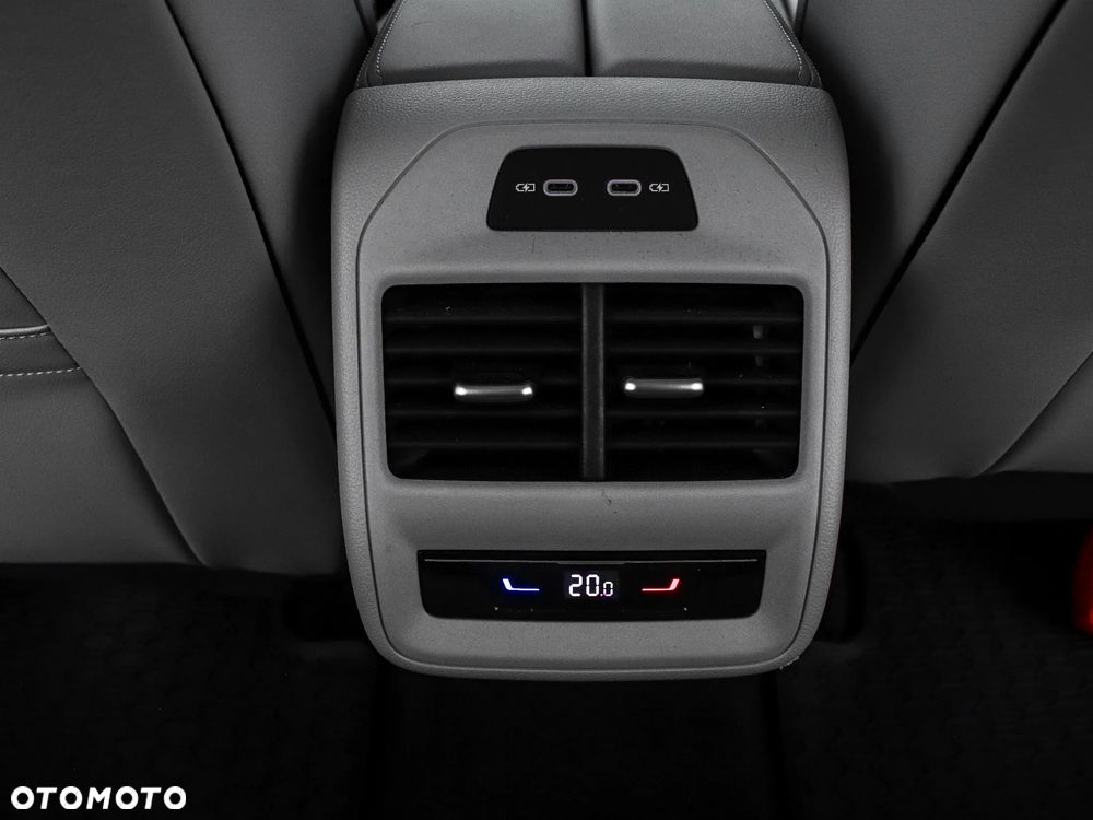 Volkswagen Passat Variant 1.5 TSI EVO Elegance DSG - 14