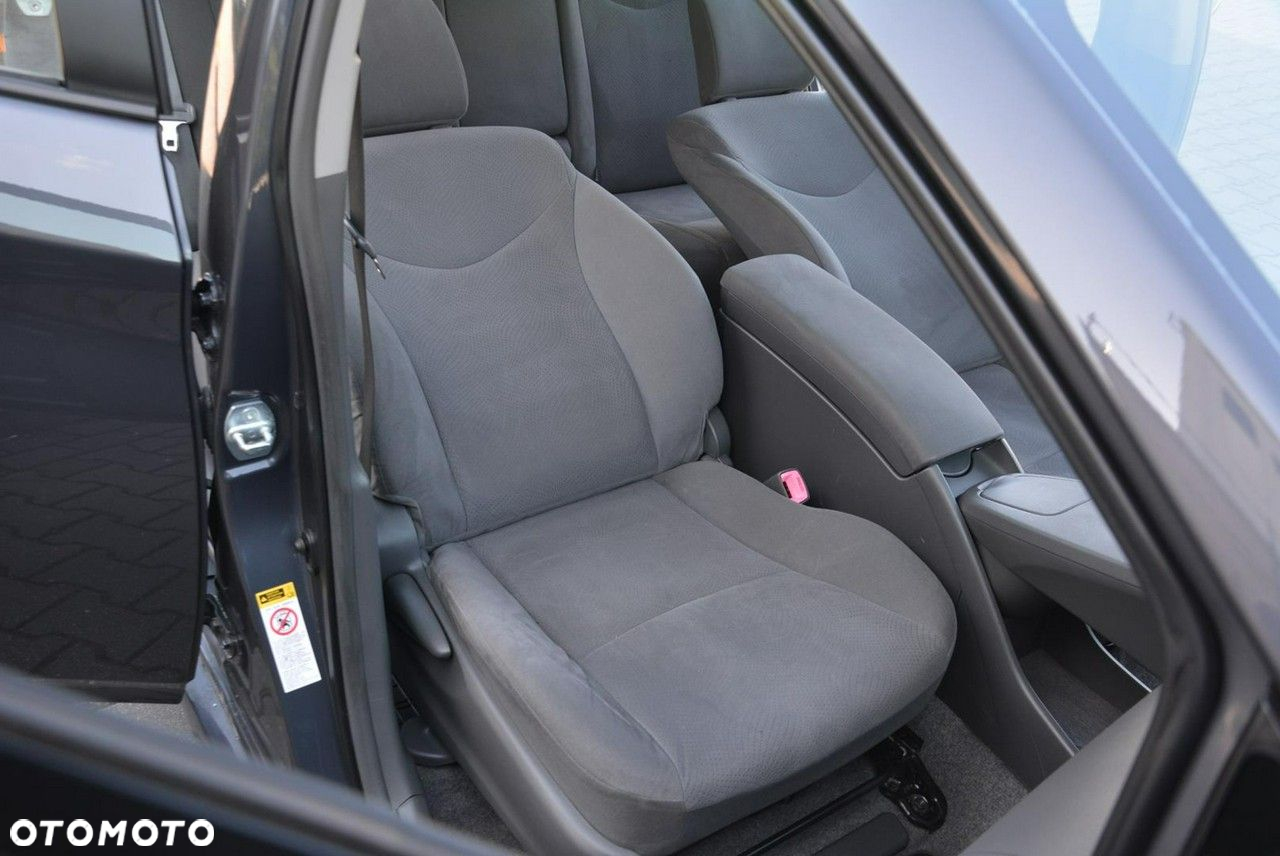 Toyota Prius - 17