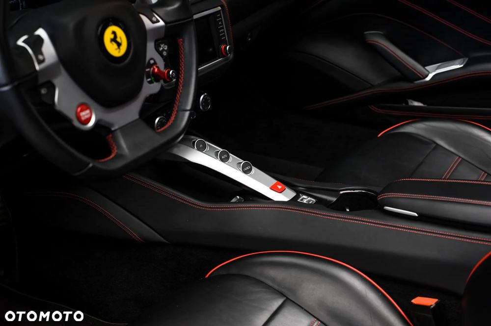 Ferrari California T - 26