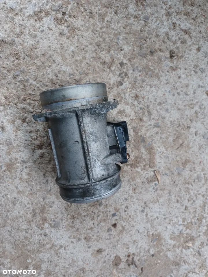 PRZEPŁYWOMIERZ 059906161 AUDI A4 A6 VW PASSAT 2.5 TDI 2.7 3.0