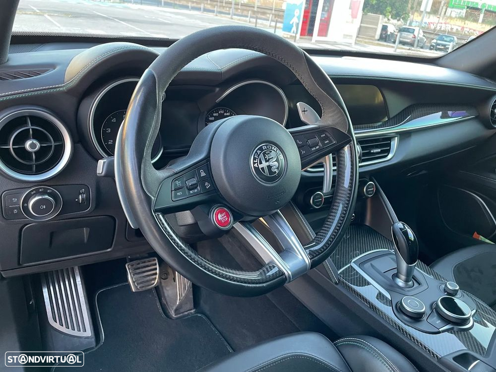Alfa Romeo Stelvio V6 2.9 Bi-Turbo AT8-Q4 Quadrifoglio - 11