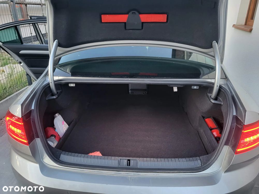 Volkswagen Passat 1.8 TSI BMT Comfortline - 16