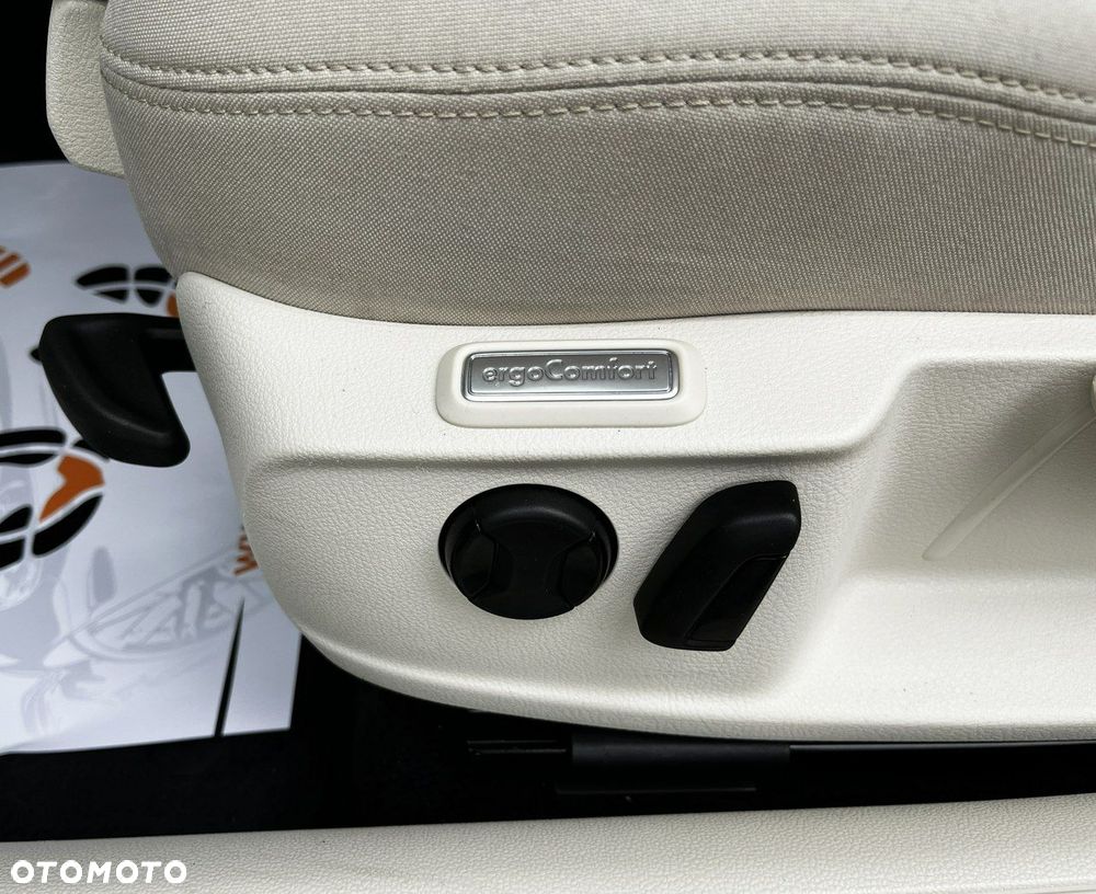 Volkswagen Passat Variant - 32