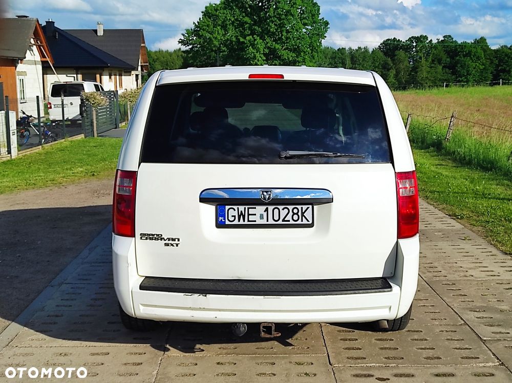 Dodge Grand Caravan - 4