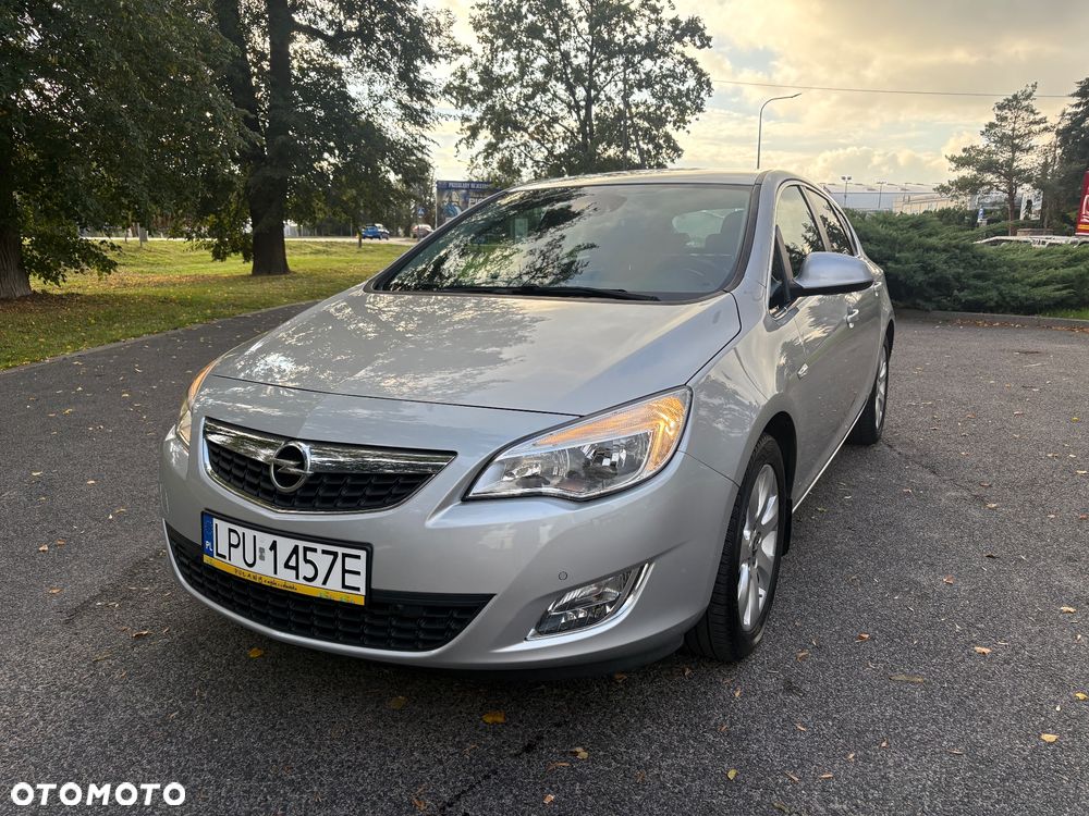 Opel Astra 1.6 T SIDI Cosmo S&S - 10