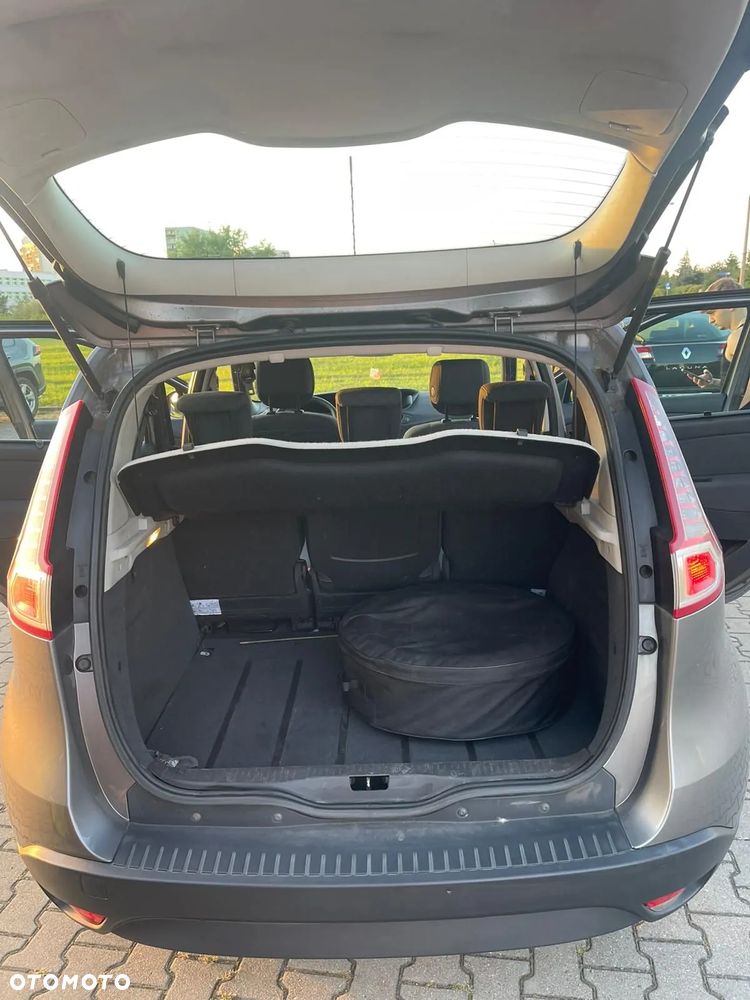 Renault Scenic - 11