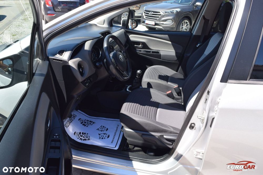 Toyota Yaris 1.5 Premium - 9