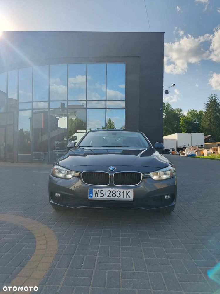 BMW Seria 3 318d - 2