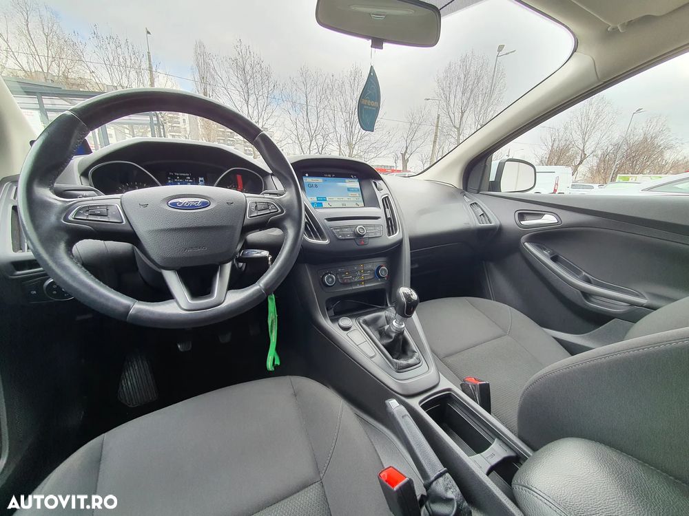 Ford Focus - 12