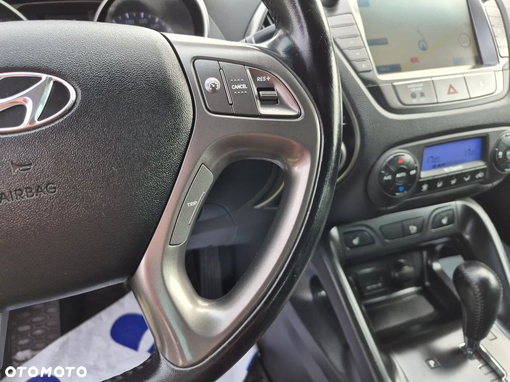 Hyundai ix35 2.0 CRDi 4WD Automatik Fifa World Cup Gold Edition - 18