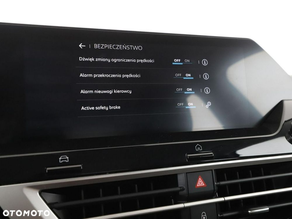 Citroën C4 Hybrid 100 ë-DSC6 YOU - 27