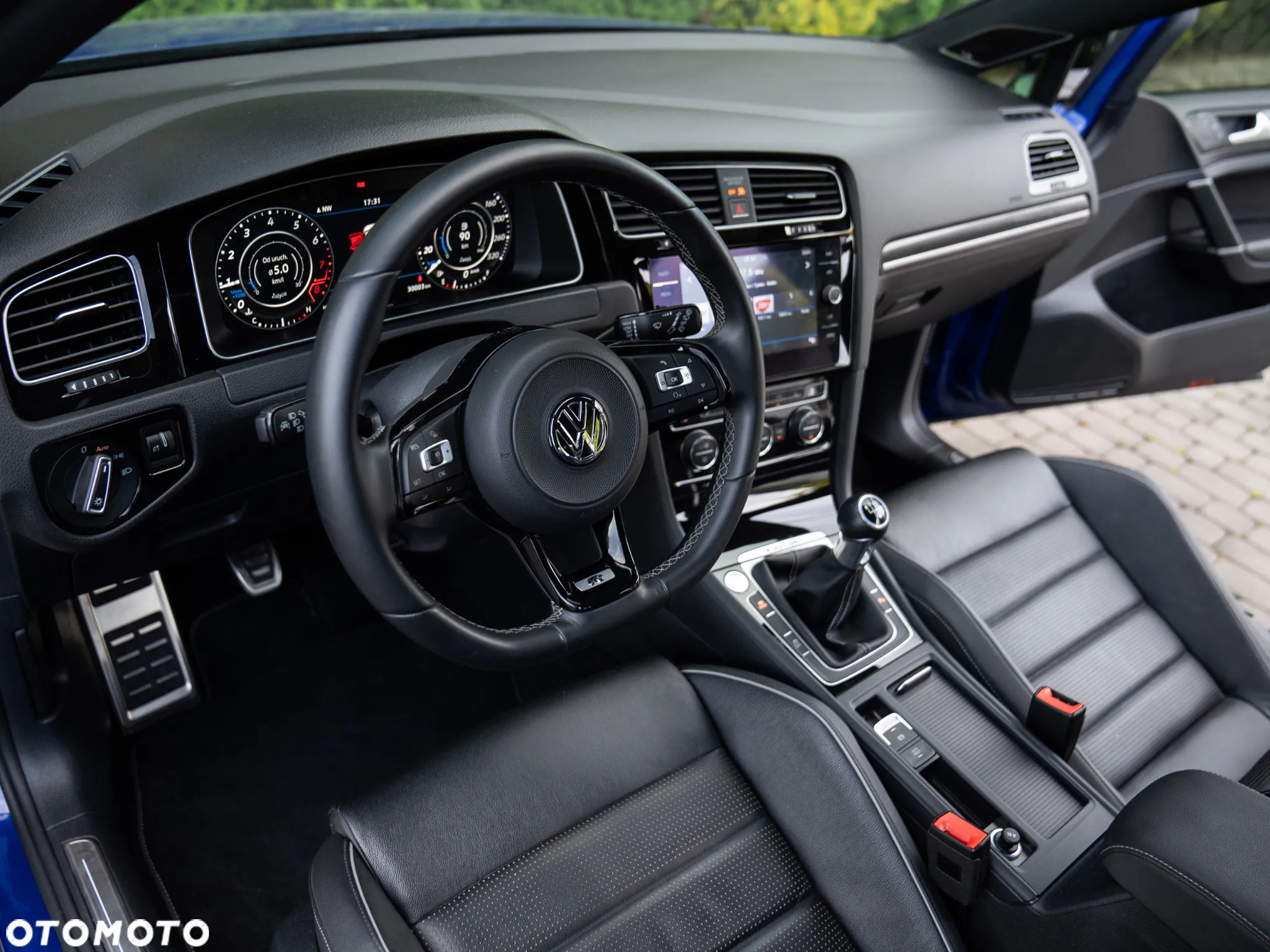 Volkswagen Golf - 33