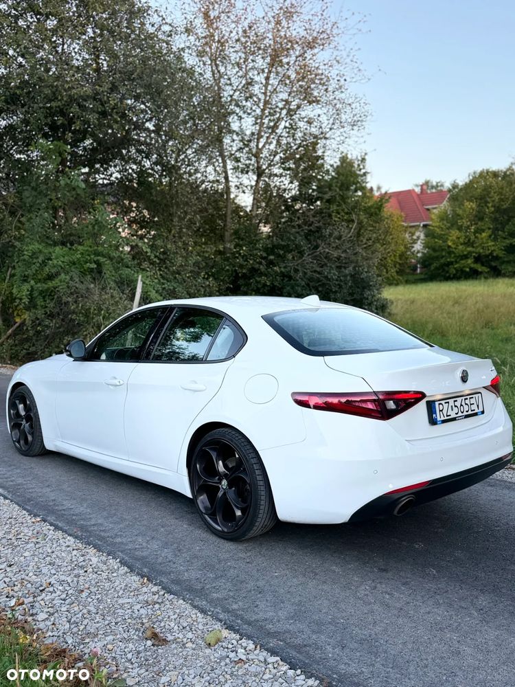 Alfa Romeo Giulia - 11