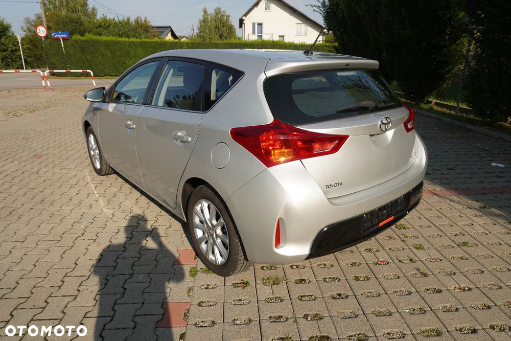 Toyota Auris 1.6 Executive - 5