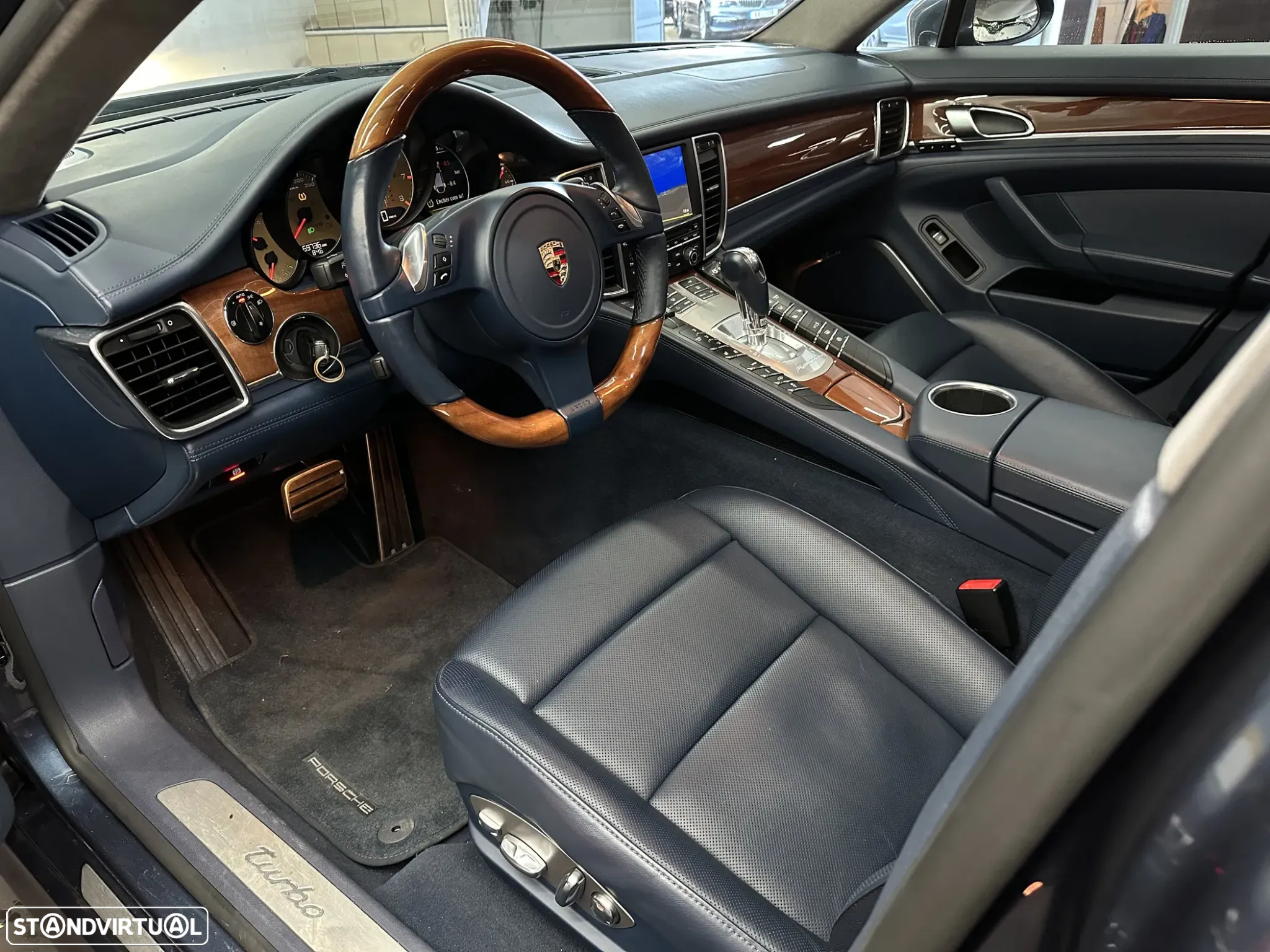 Porsche Panamera Turbo PDK - 30