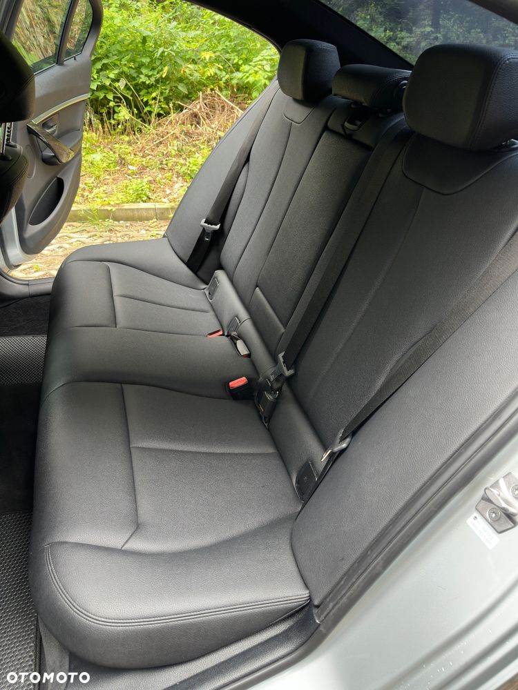 BMW Seria 3 330i Sport Line - 15