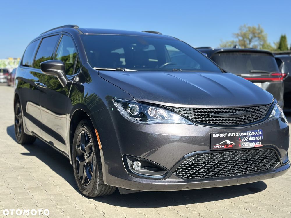 Chrysler Pacifica - 7