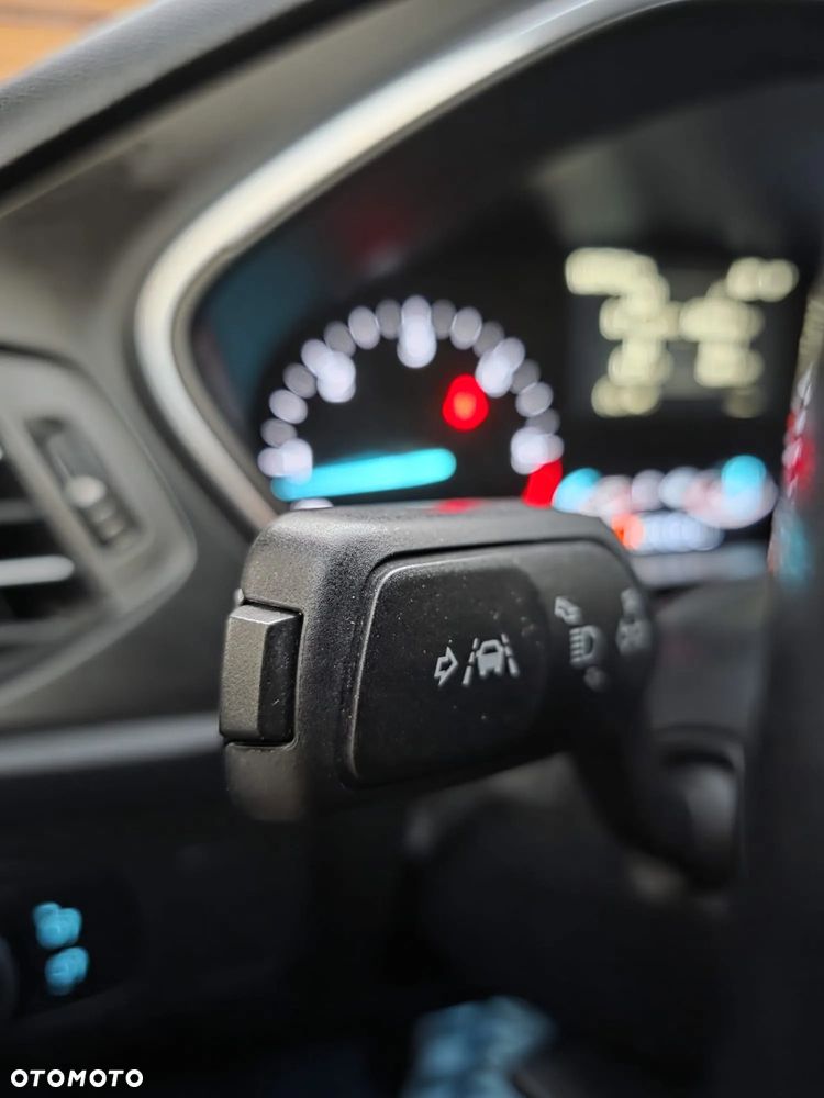 Ford Focus Turnier 1.5 EcoBlue Start-Stopp-System TITANIUM - 28