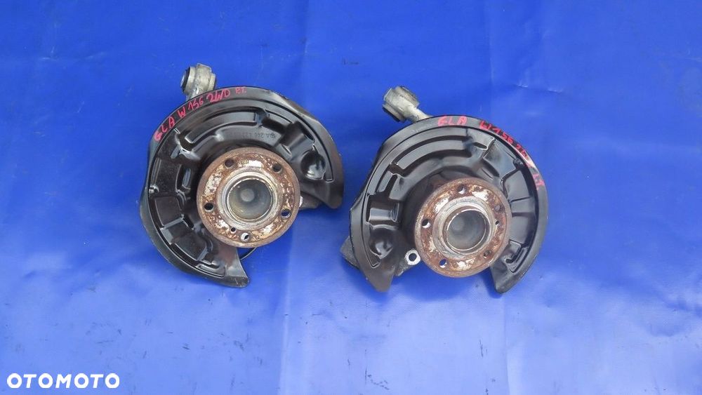 ZWROTNICA PIASTA TYŁ TYLNA PRAWA LUB LEWA MERCEDES GLA W156 2WD