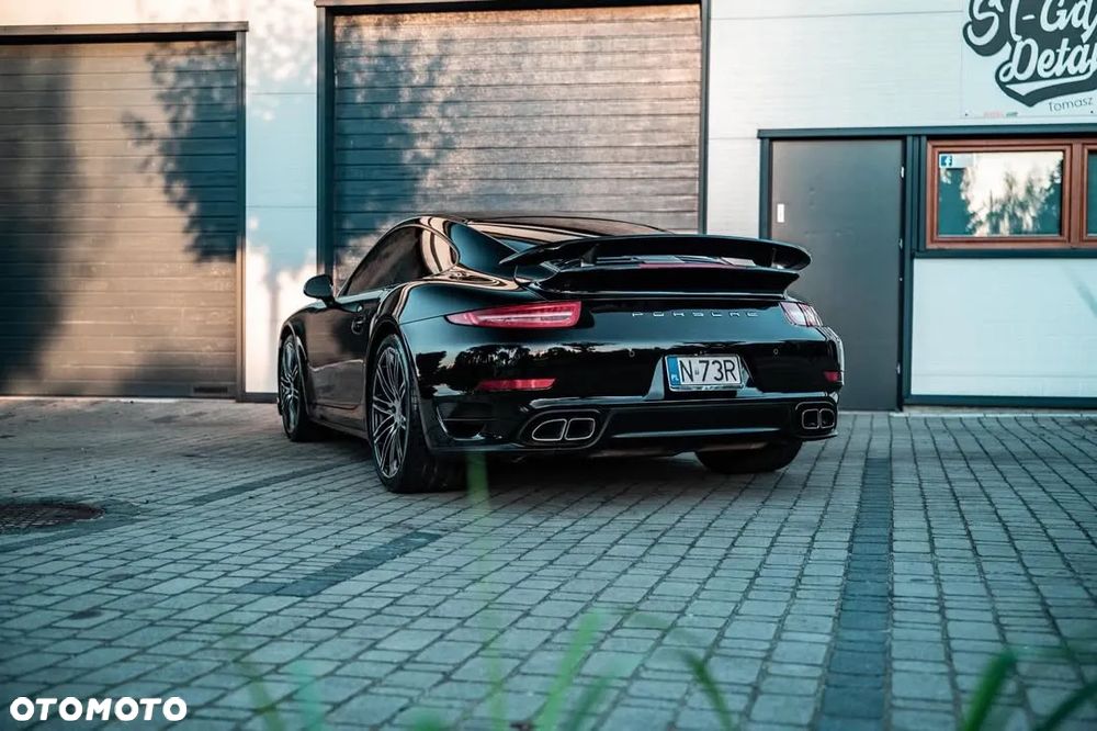 Porsche 911 Turbo - 28