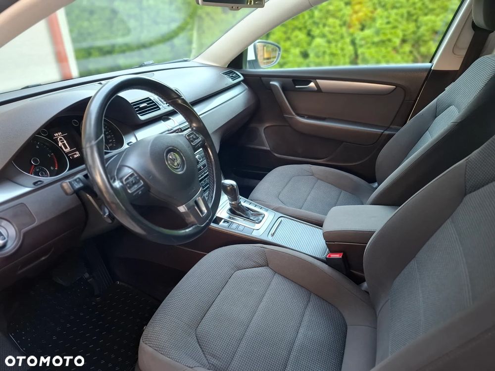 Volkswagen Passat 2.0 TDI DPF DSG Comfortline - 15