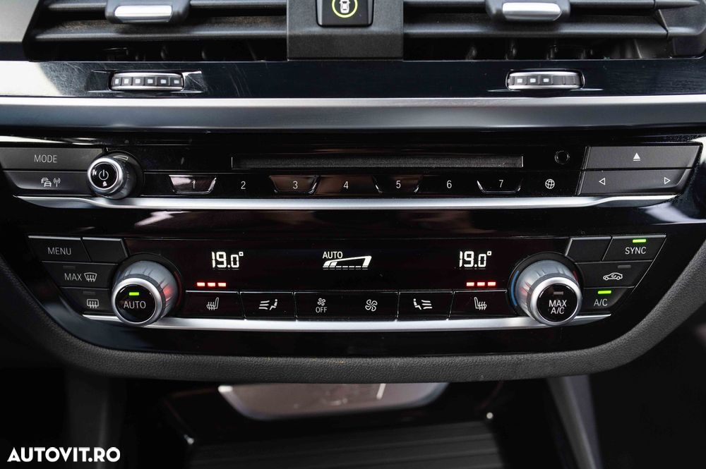 BMW X3 xDrive20i AT xLine - 27