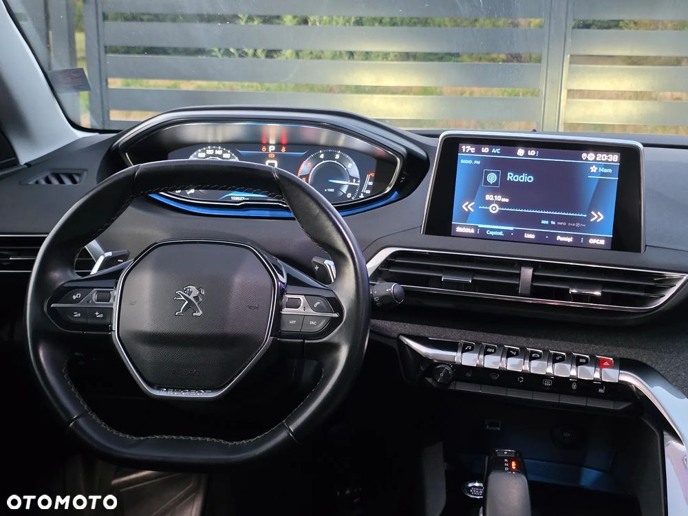 Peugeot 5008 1.5 BlueHDi Allure S&S EAT8 - 34